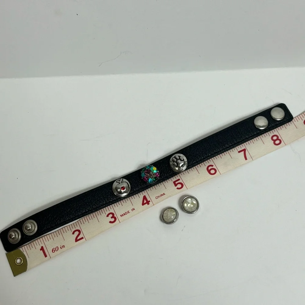 Ginger Snaps Bracelet Black Leather Bracelet with 5 petite snaps - Picture 7 of 9
